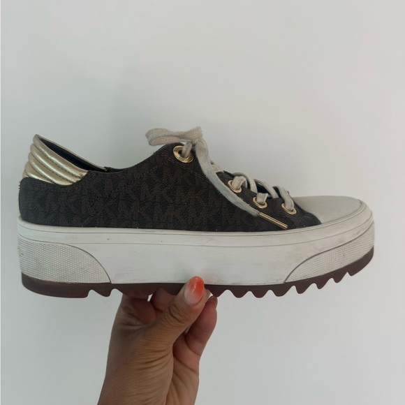 Michael kors pre-loved sneakers logo sneakers size 7 - Picture 2 of 8